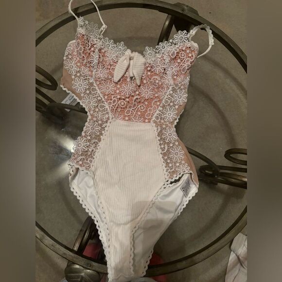 Sky to Moon lace bodysuit - Picture 1 of 4